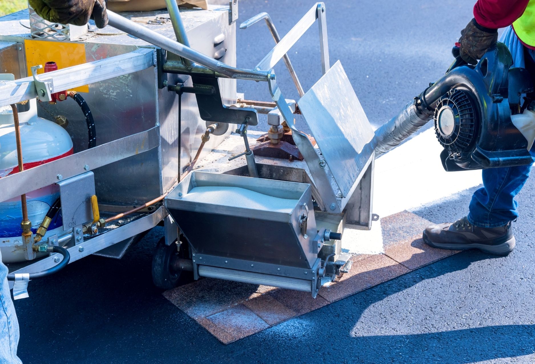 Asphalt Sealcoating in North Tampa