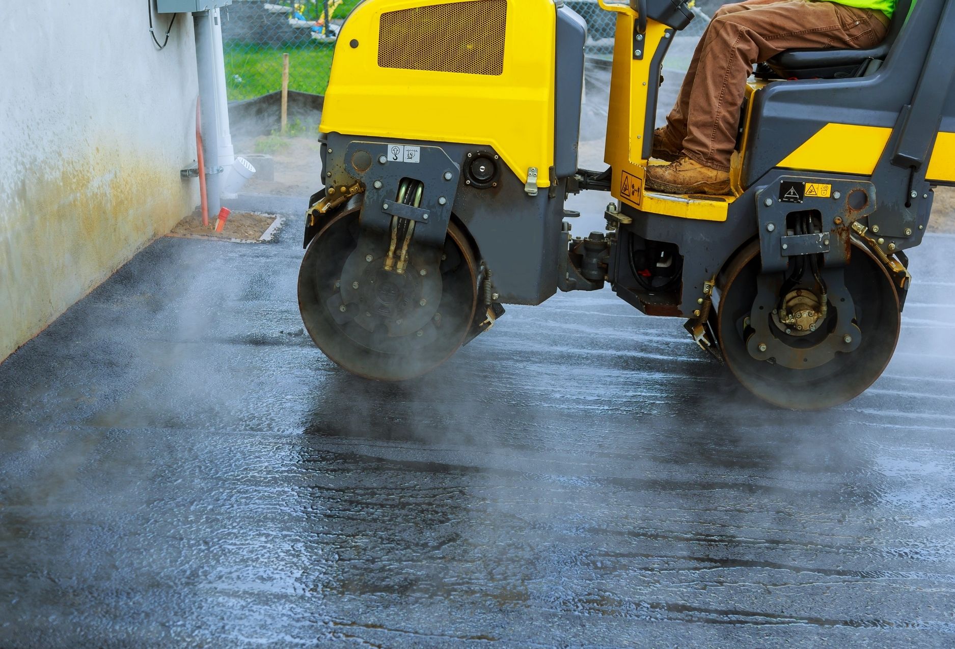 Asphalt Sealcoating in North Tampa