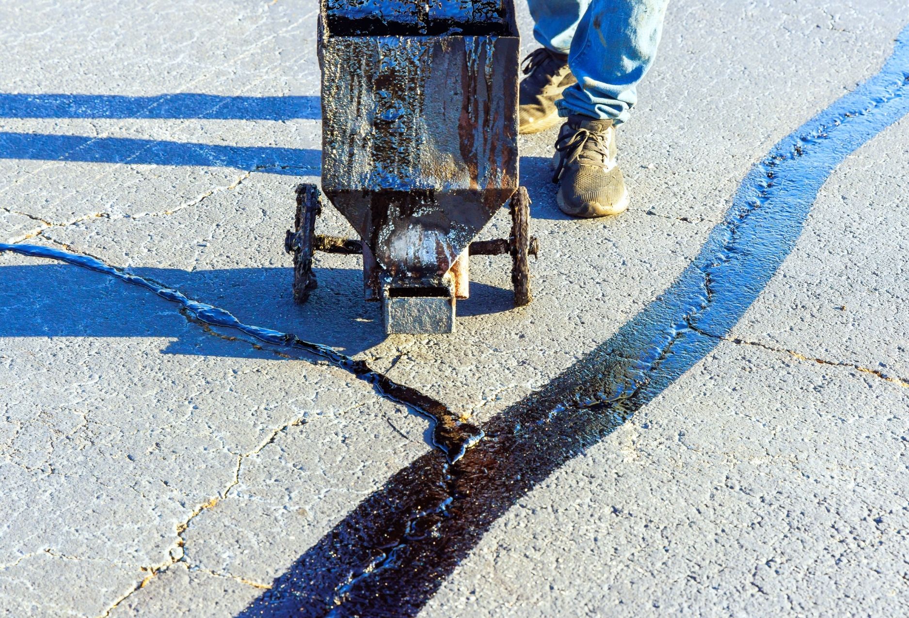 Asphalt Sealcoating in North Tampa